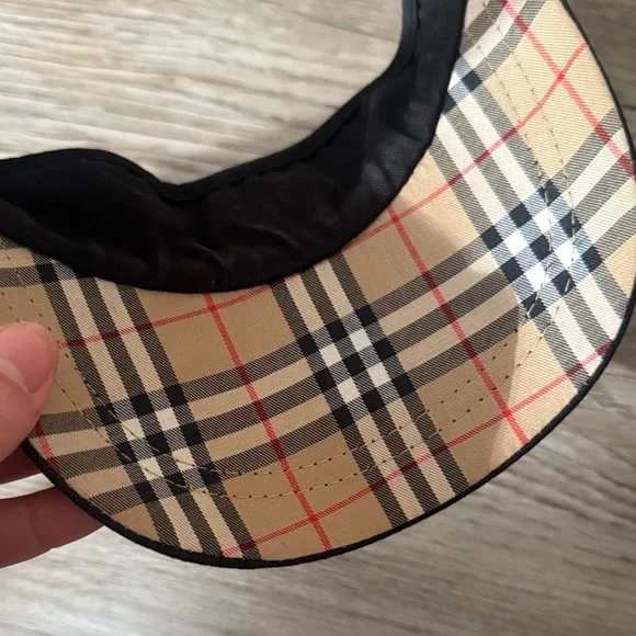 Burberry Golf Visor - Picture 6 of 7